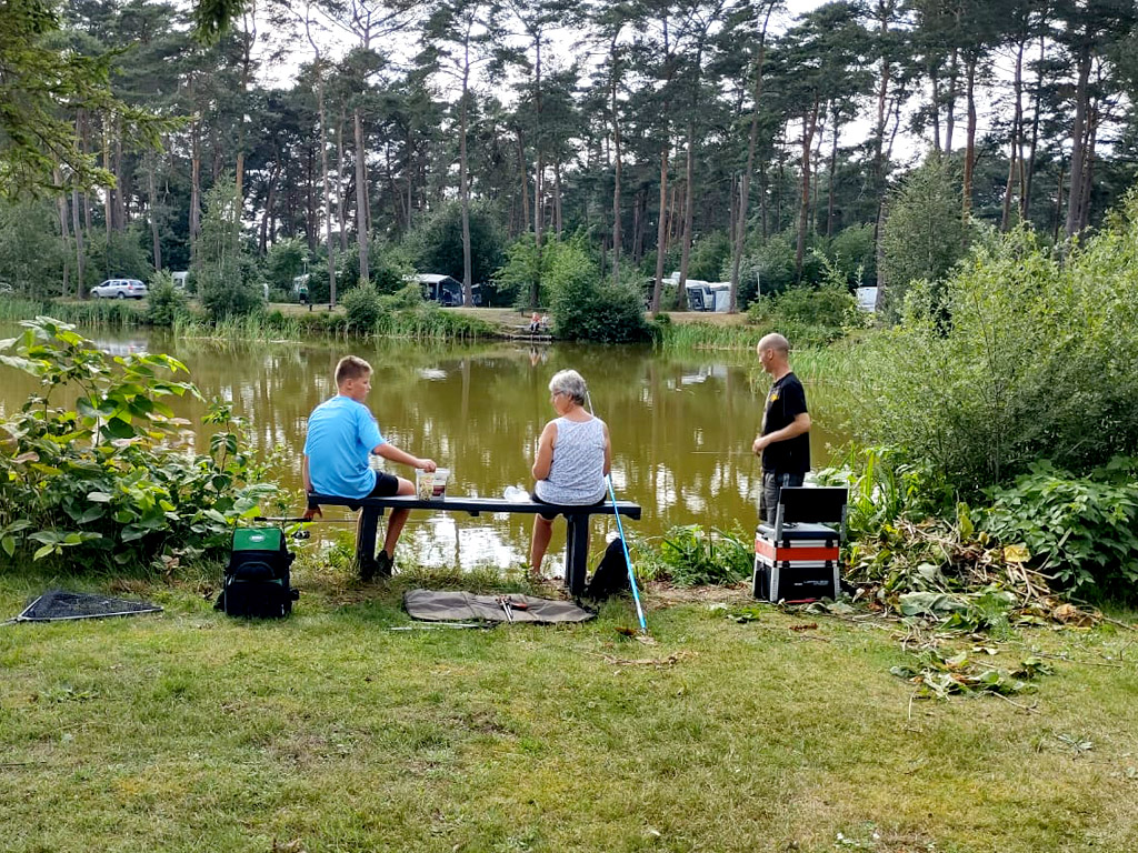 Vissen op Ardoer camping Diana Heide