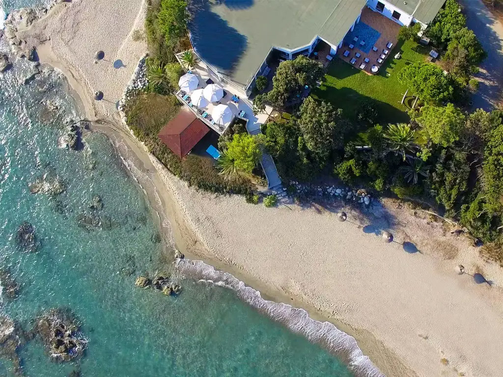 Grote naturistencamping aan de Oostkust van Corsica