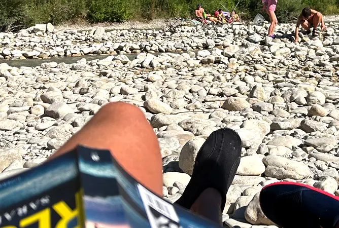 Ooit lees je weer een boek op de camping. Echt.