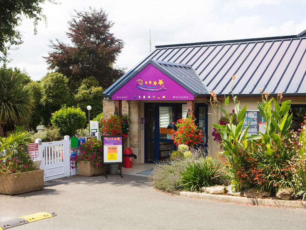 Camping Au Bocage Du Lac 9