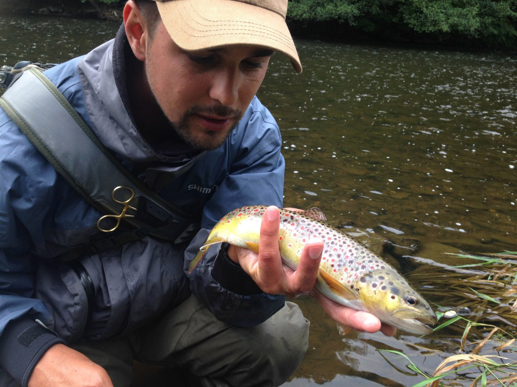 vliegvissen op forel in de Ardennen