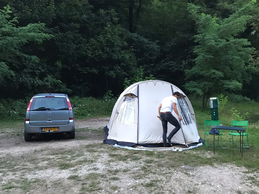 Tent opzetten