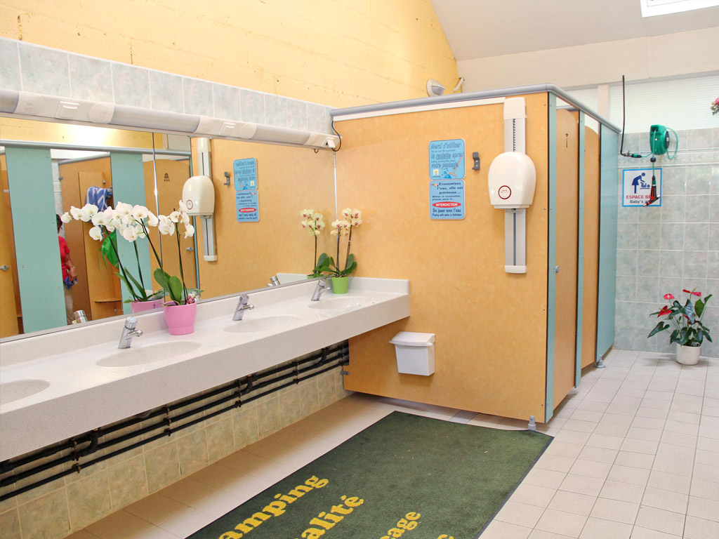 Camping Au Bocage Du Lac 8