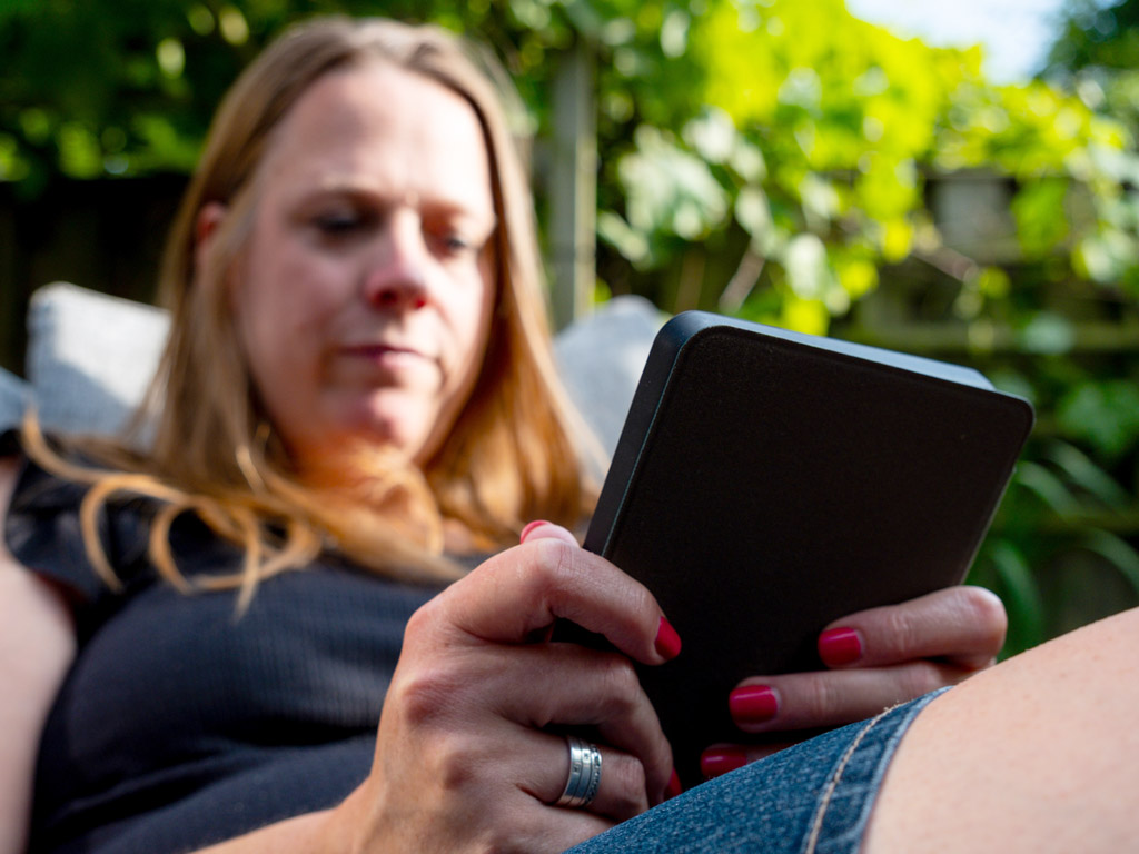 Een e-reader voor op de camping