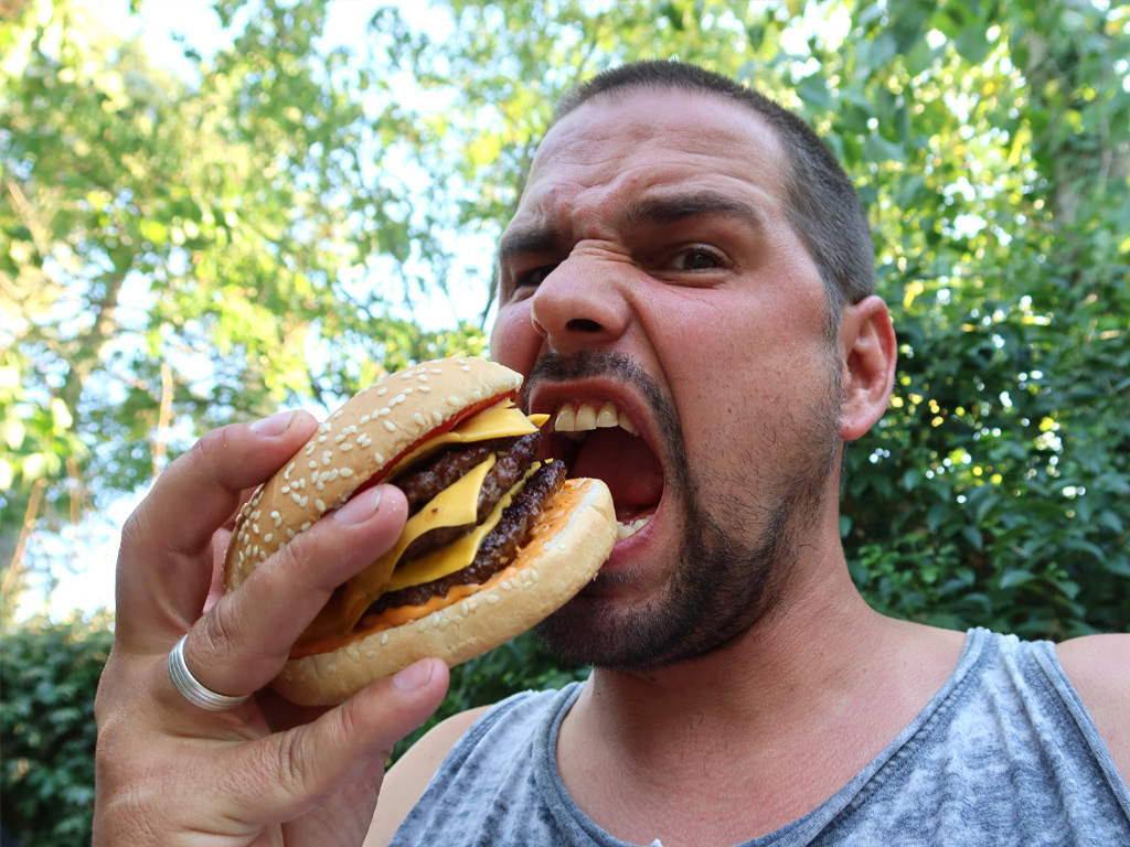 vlees klaarmaken op een gasbbq