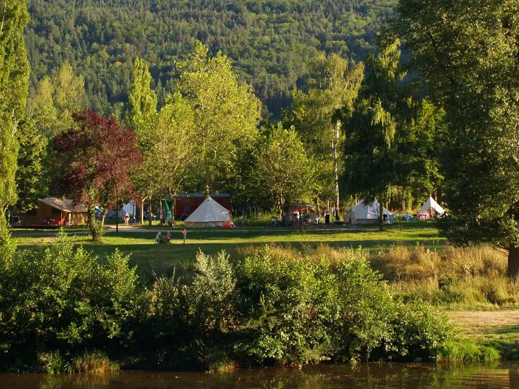 Op en top glamping in de Auvergne in Frankrijk