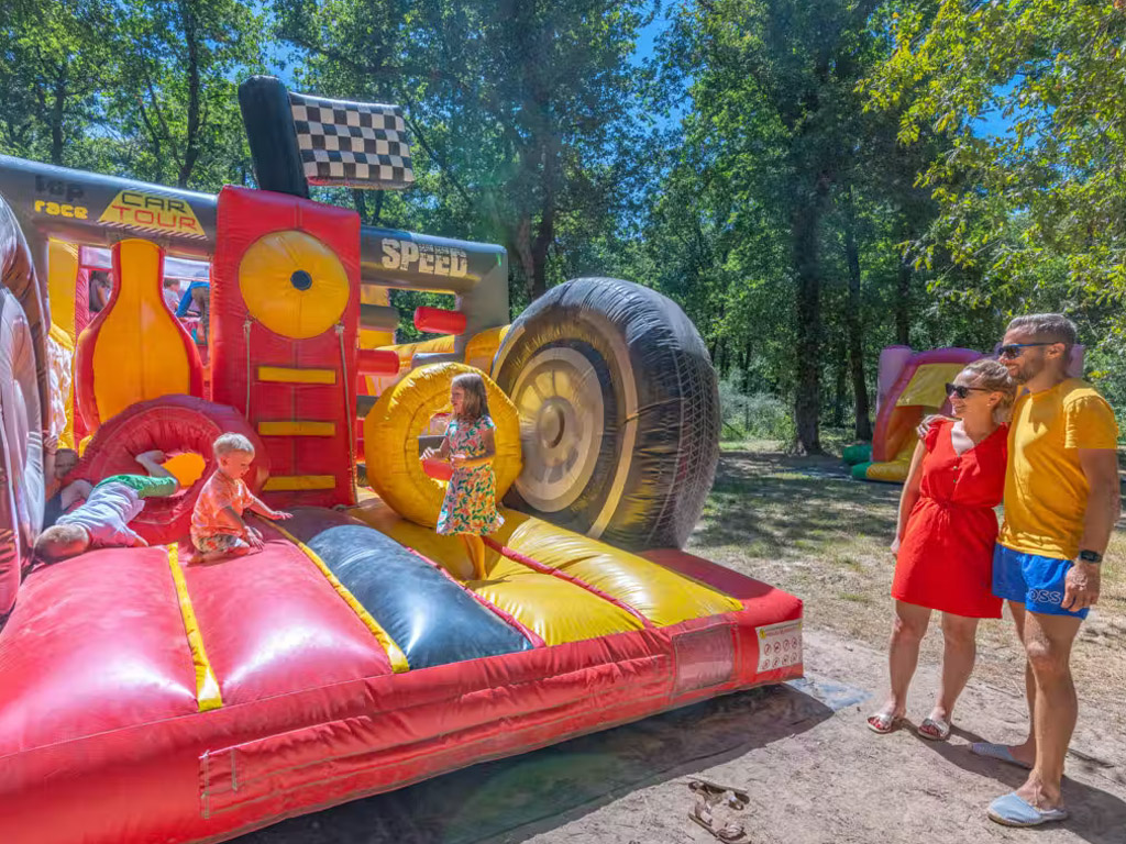 Camping Paradise Domaine Les Charmilles 9