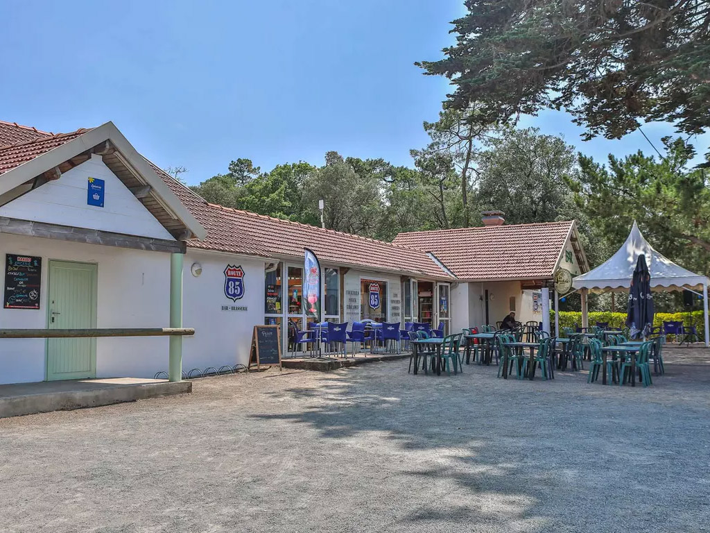 Flower Camping La Diviere Plage 8