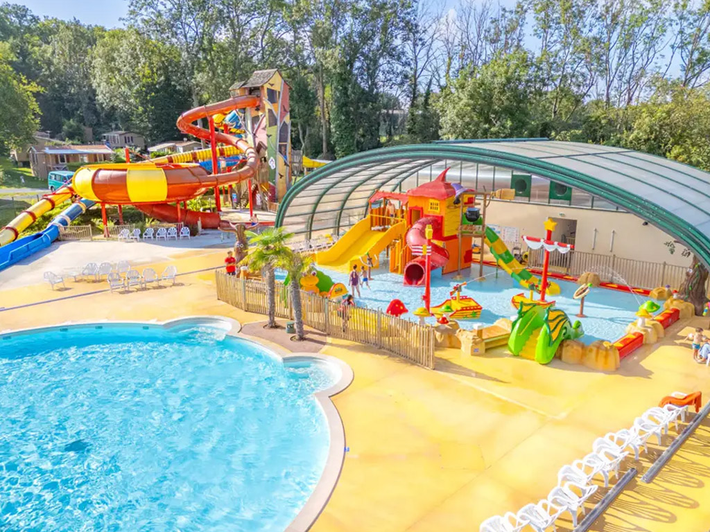 Met gloednieuw mega waterpark op de camping
