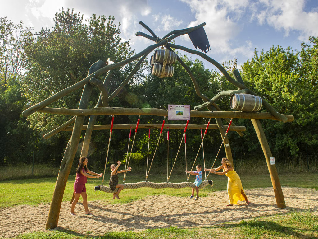 Capfun Camping Chateau De Galinee 9