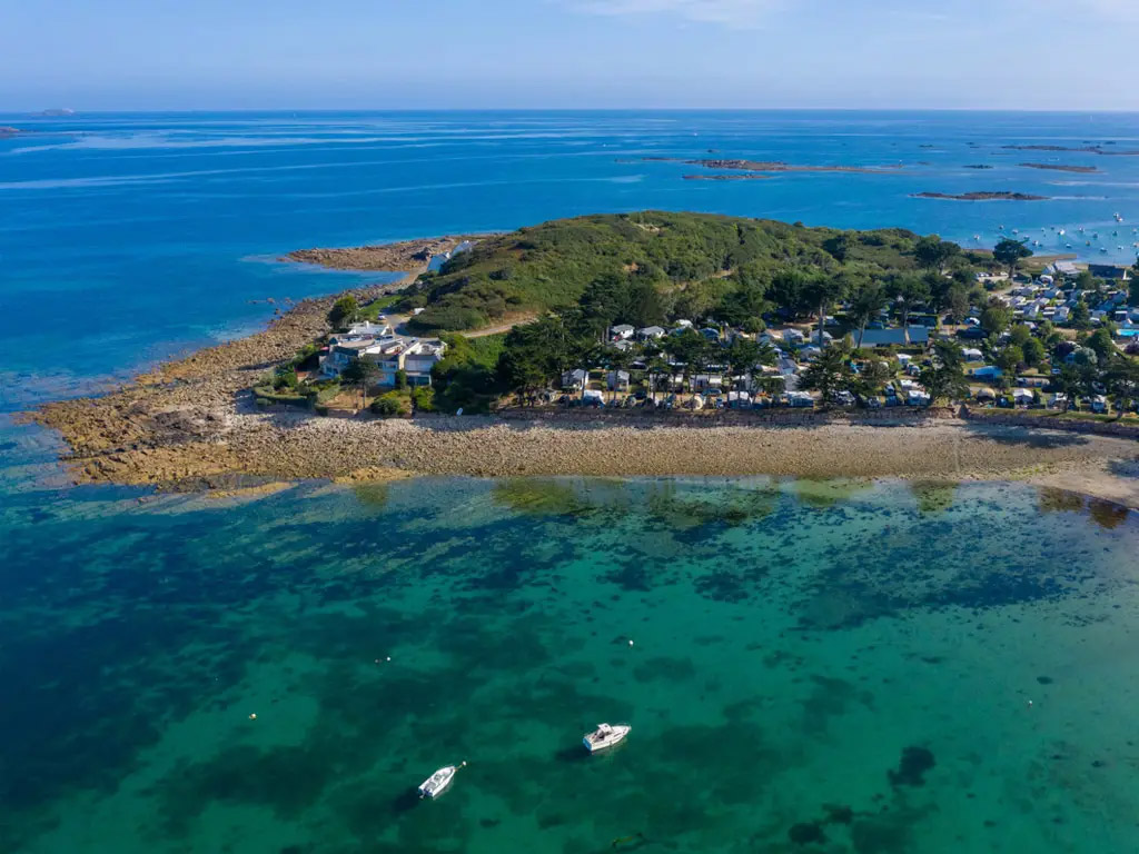 Kamperen op een Franse camping met uitzicht op zee