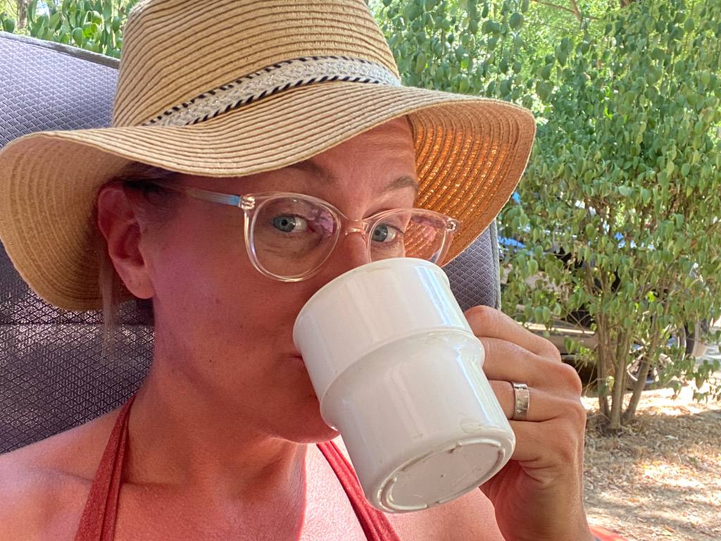 Koffie drinken op de camping