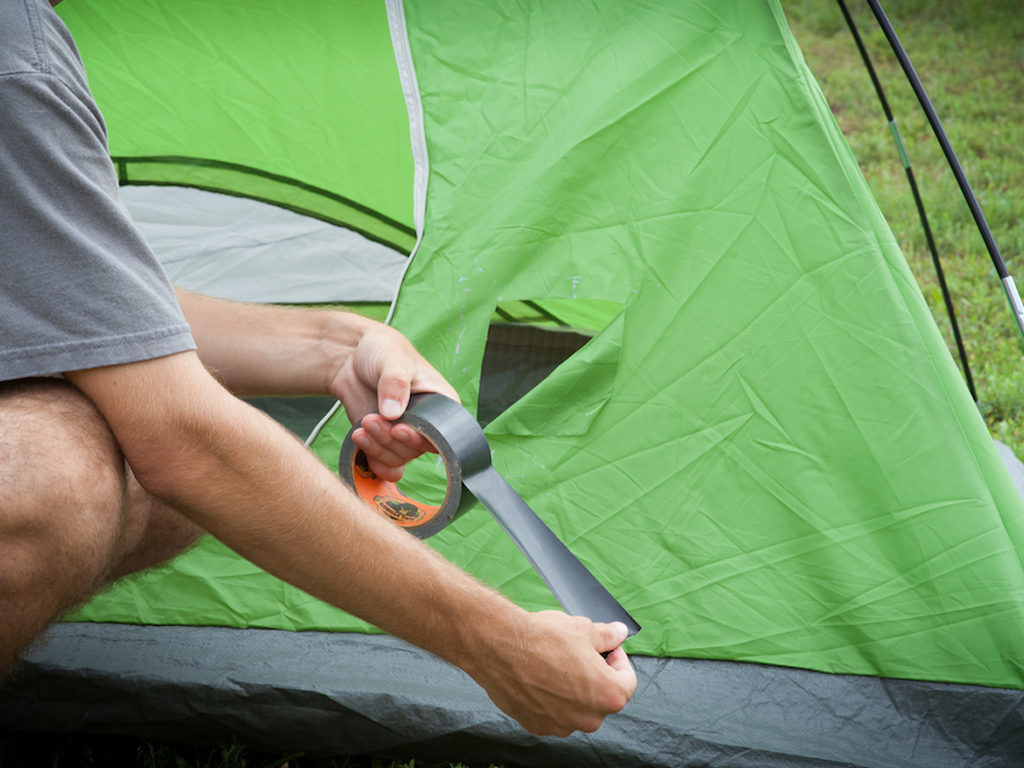 Fix je tent met Ducktape