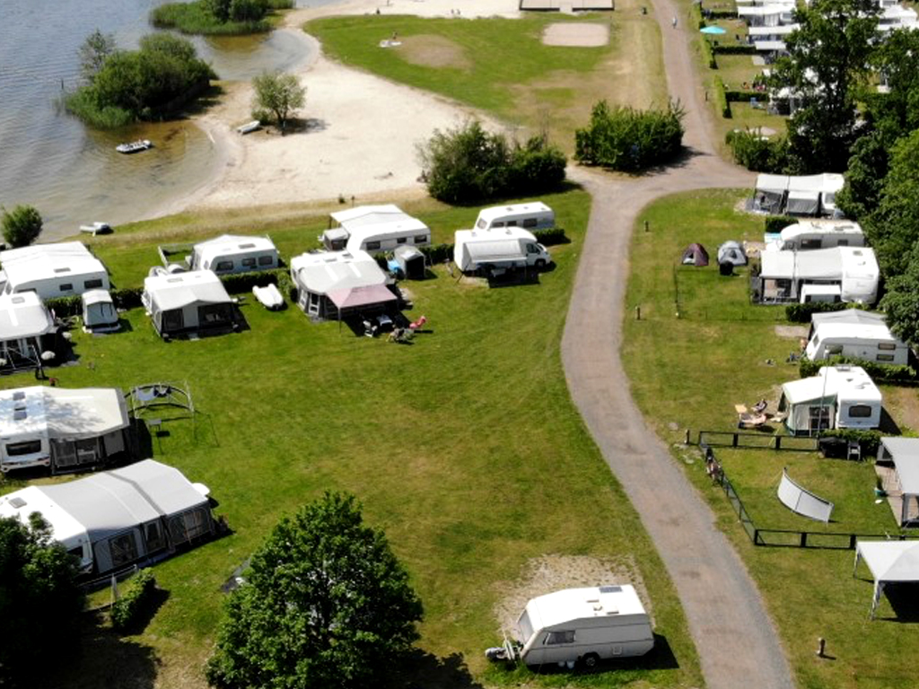 Camping met aparte campercamping en grote jachthaven