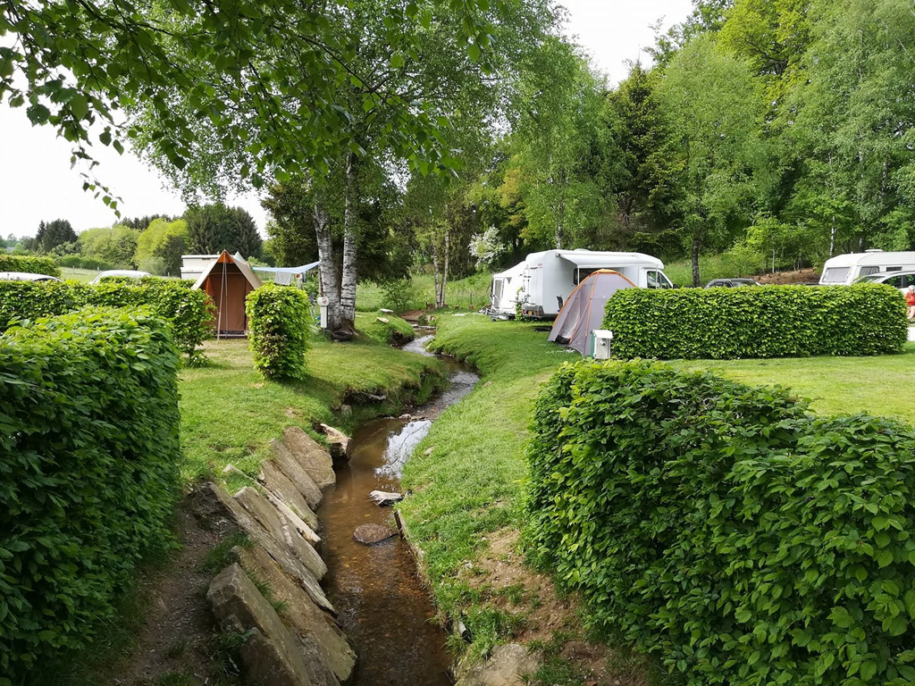 Bekroonde charmecamping aan de voet van de Hoge Venen