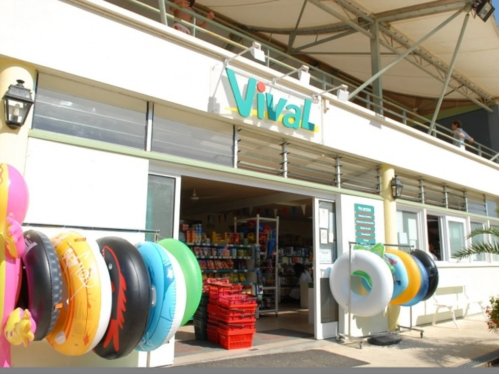 Castel Camping Parc De Fierbois 4