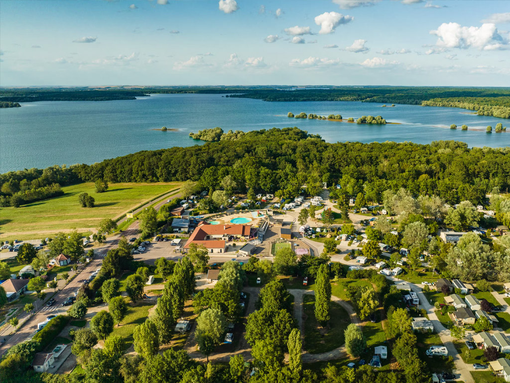 Camping Le Lac D Orient 1