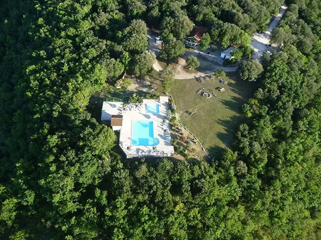 Doe je mee aan een cursus leren masseren op deze franse naturisten camping?