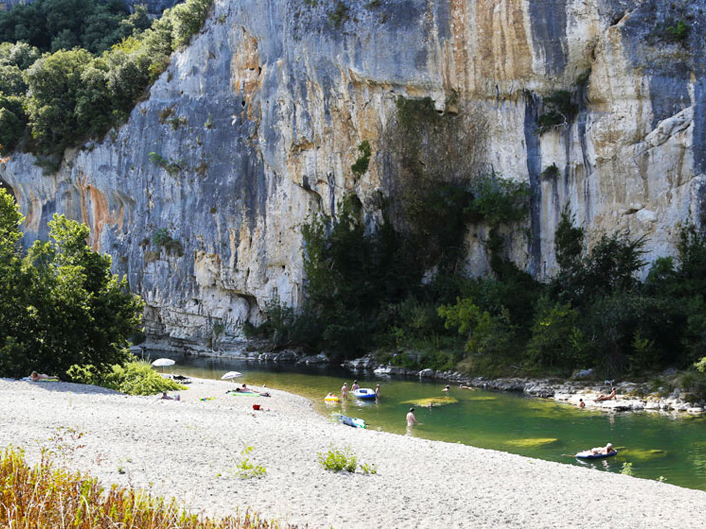 Camping Domaine De La Genèse 8