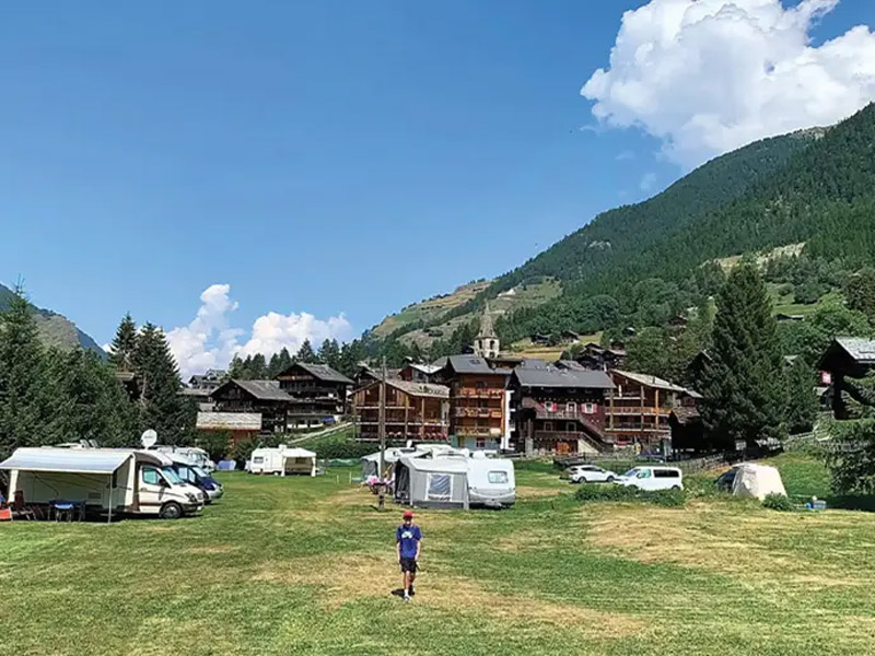 Het authentiek bergdorpje Evolene in zwitserland is te voet te bereiken&nbsp;