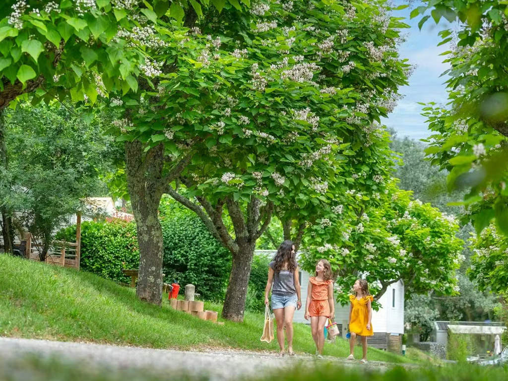 Les Jardins De Privas 10