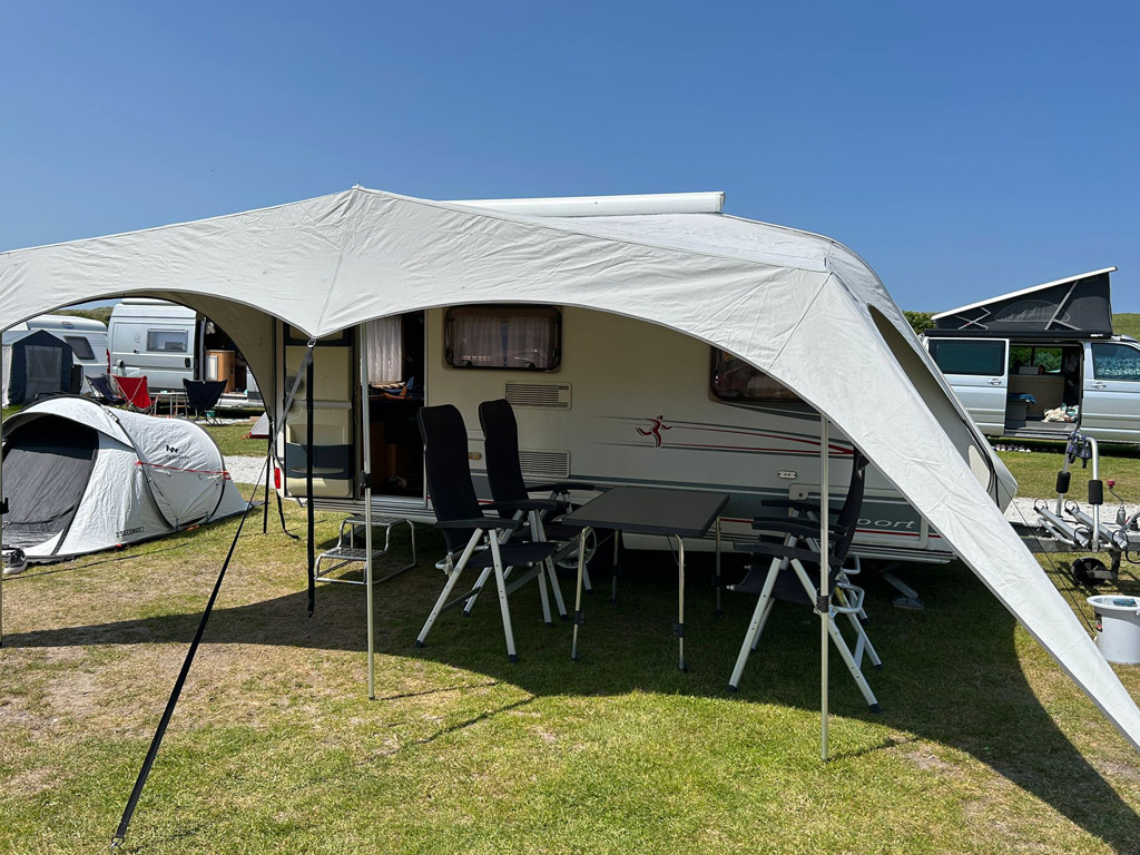 Je caravan met campooz luifel opzetten