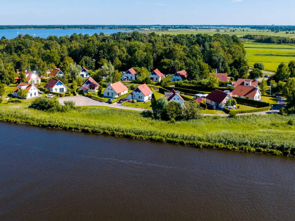 Alleen maar water om je heen in dit mooie stukje Friesland