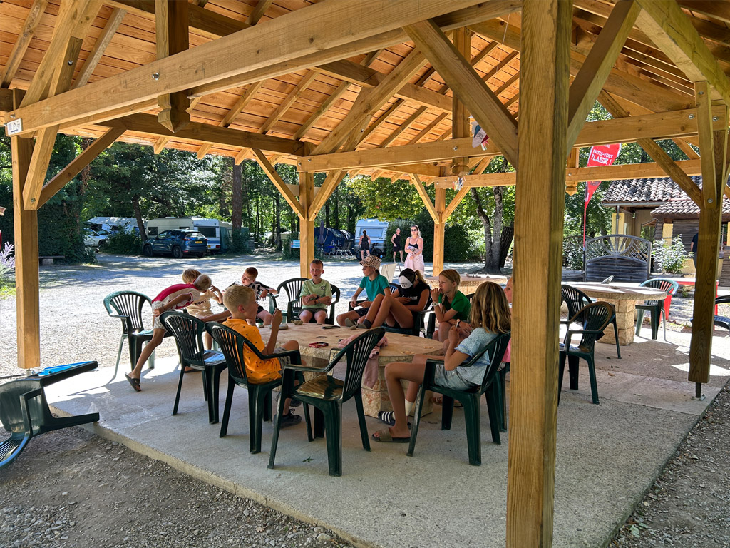 Kampeerders zijn gewoon gezellig