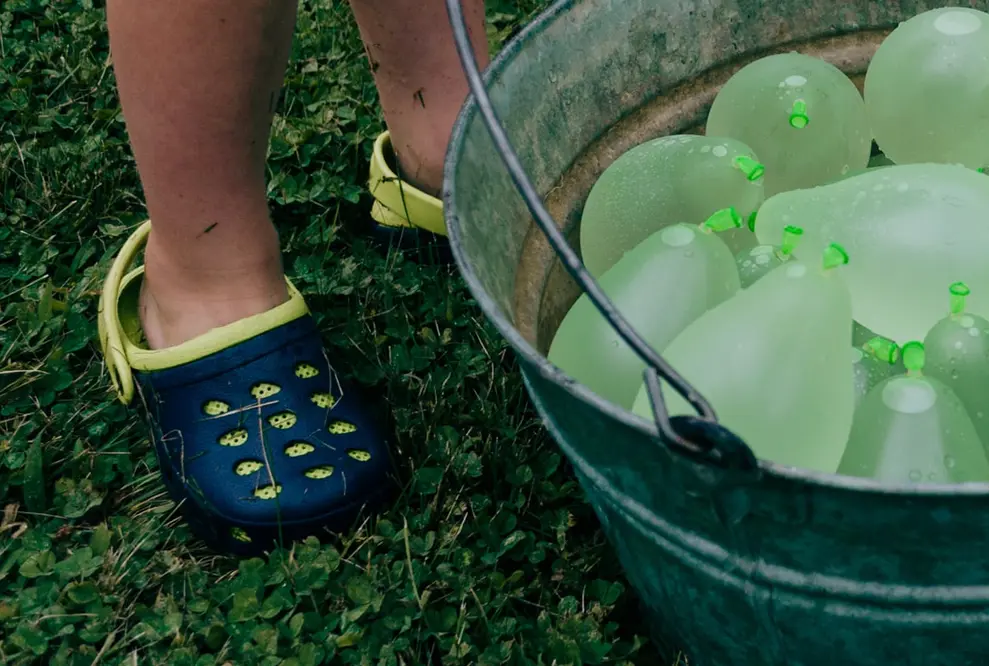  Crocs op de camping