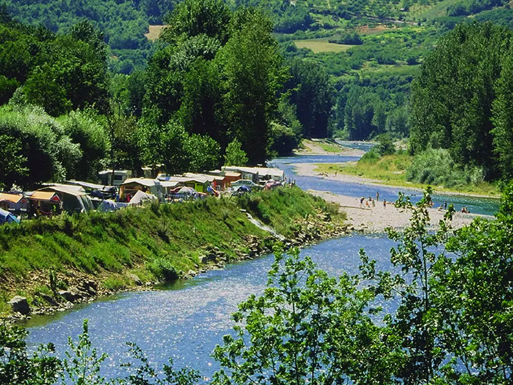 Kamperen op een Franse camping aan de rivier Gorges du Tarn